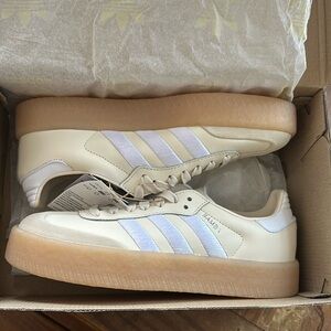 Women’s Adidas Sambaes